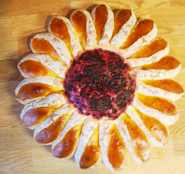 Sunflower Shaped Sweet Bread