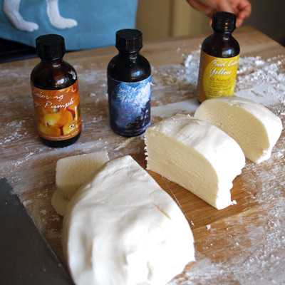 Coloring Thick Buttercream Frosting