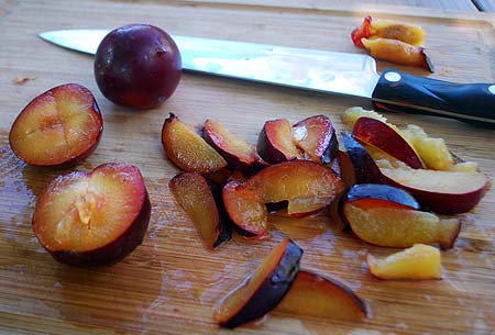 sliced-plums-C4