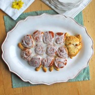 Easter Lamb Cinnamon Buns